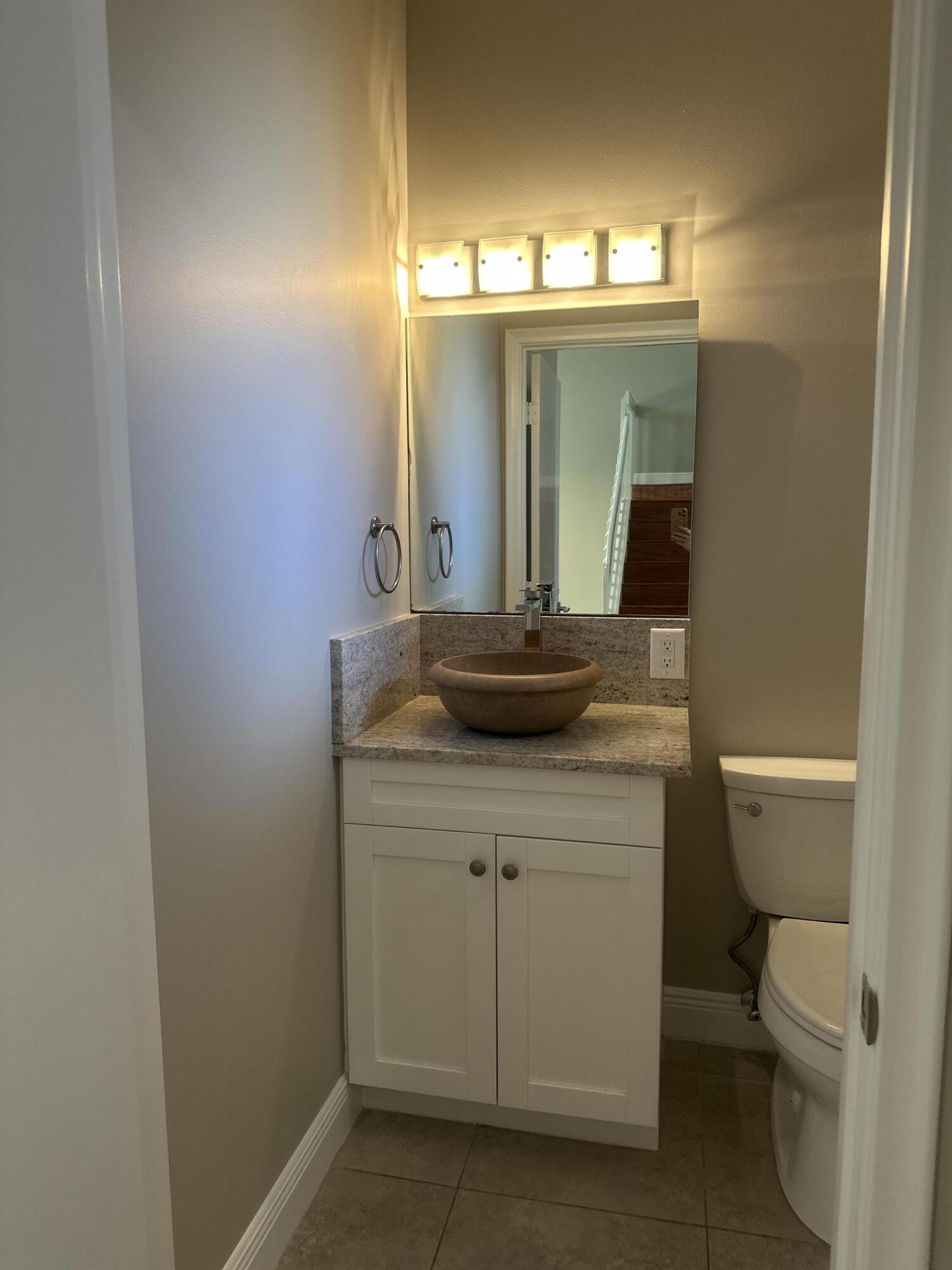 10458 Lake Vista Circle Boca Raton, FL 33498 - Photo 4 of 29 guest bath