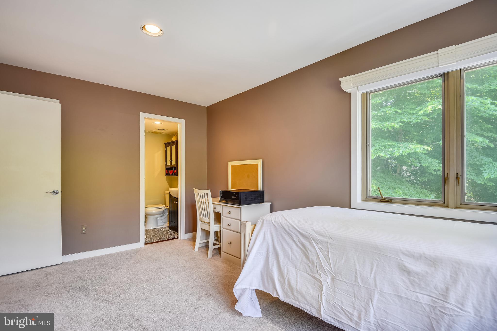 1623 Wyatts Ridge Road Crownsville, MD 21032 - Photo 27 of 45 2ND LEVEL BEDROOM #5 SHOWING FULL BATH