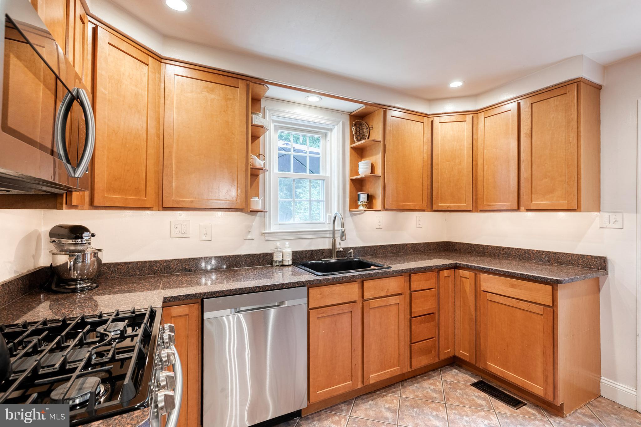 533 Brook Road Baltimore, MD 21286 - Photo 14 of 37