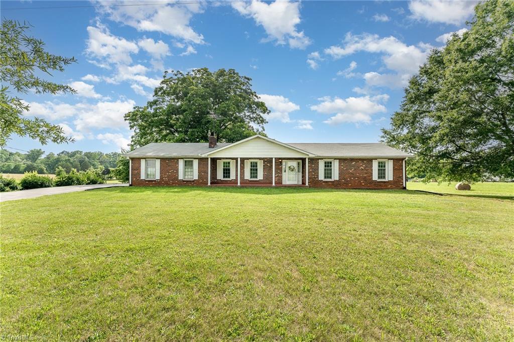 545 Angell Road Mocksville, NC 27028 - Photo 3 of 31 Gallery Image 3