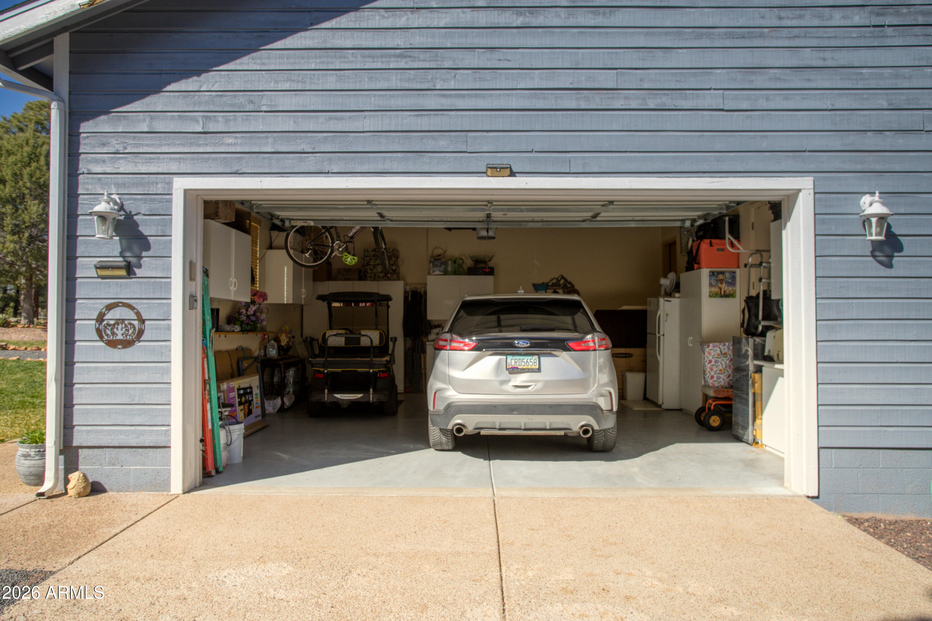 925 Wild Horse Road Show Low, AZ 85901 - Photo 31 of 40 a view of car garage