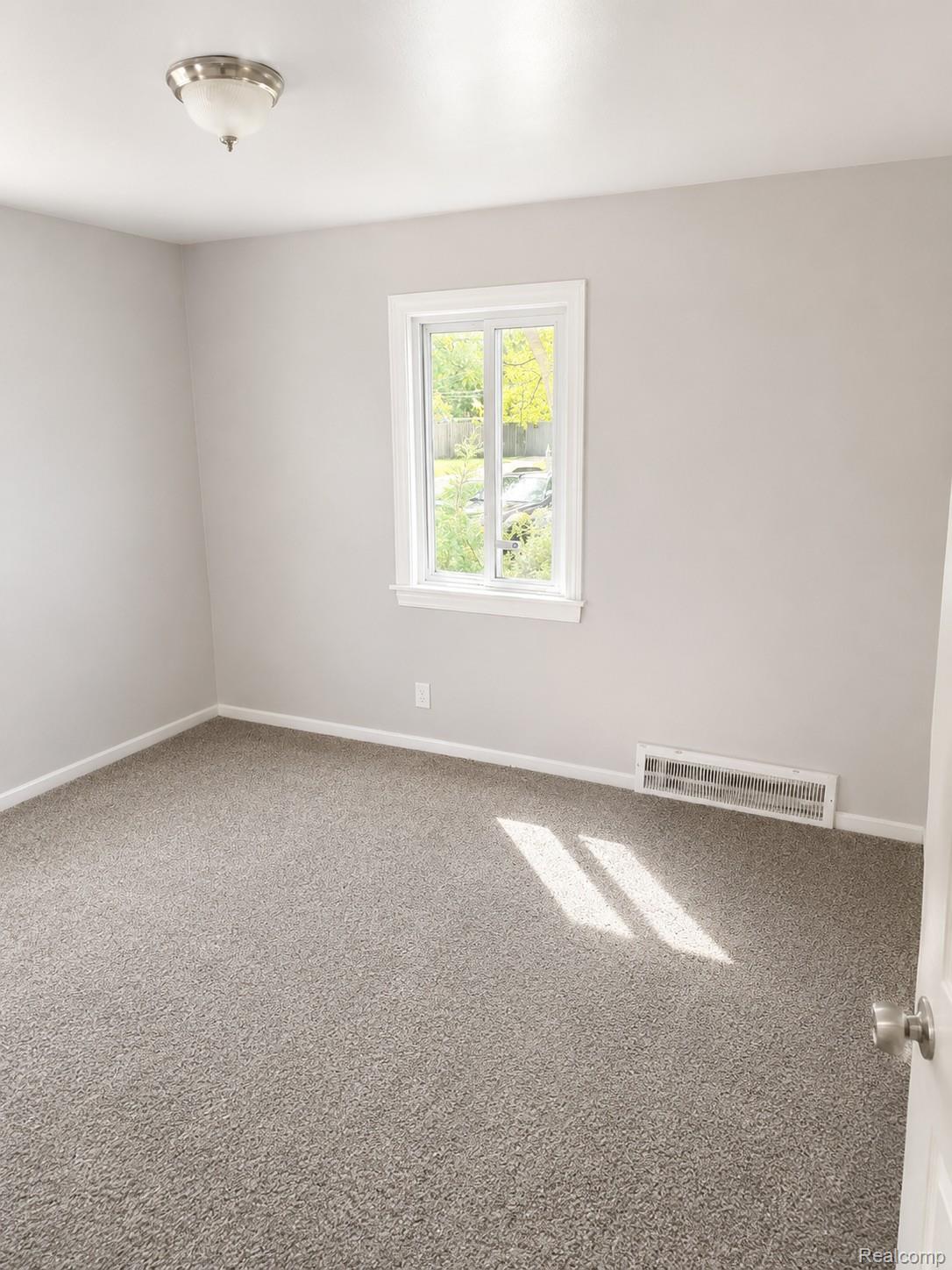 6440 Rutland Street Detroit, MI 48228 - Photo 5 of 6 05.jpg