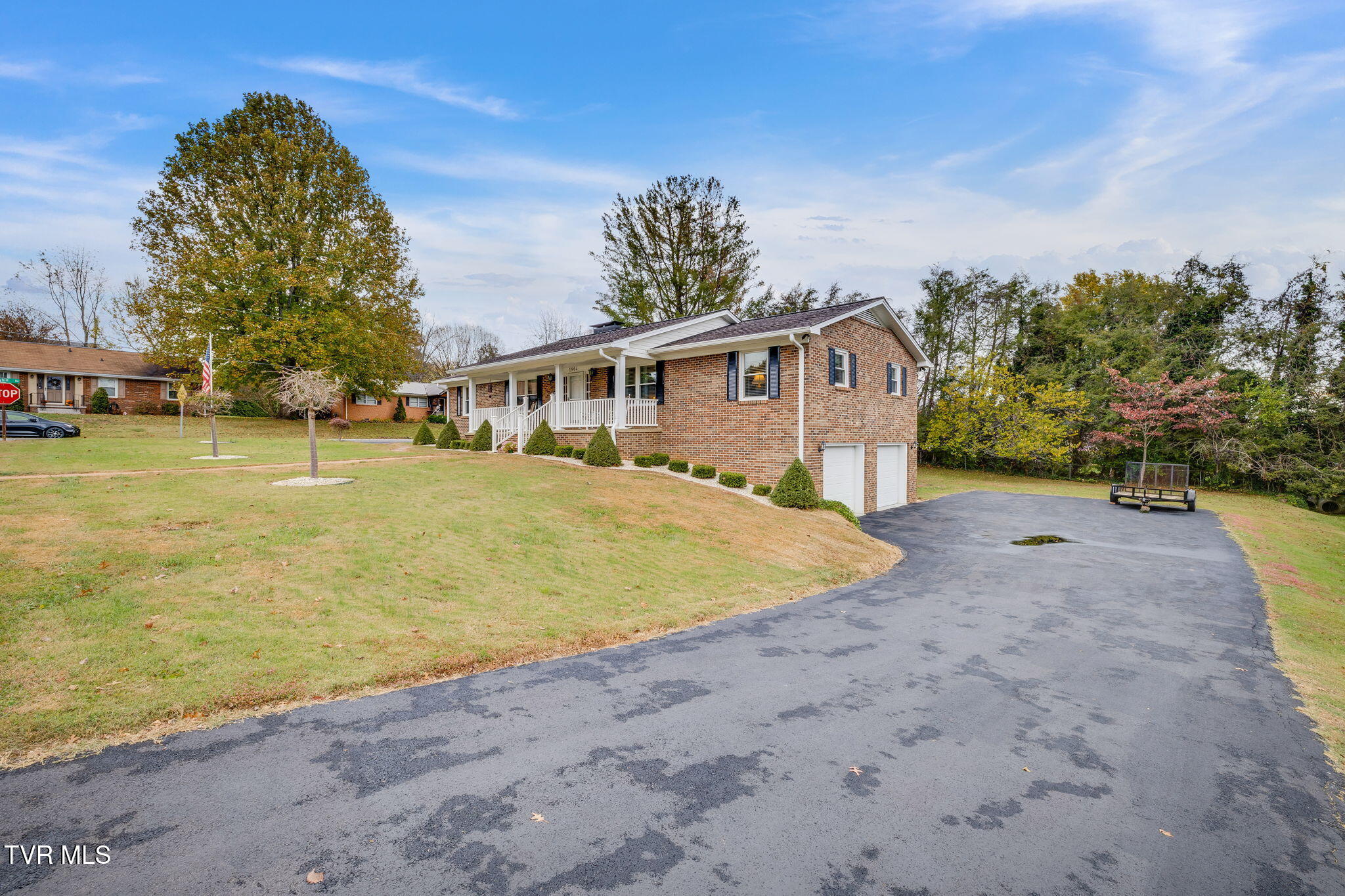 1904 Broadmoor Road Johnson City, TN 37604 - Photo 3 of 30 003