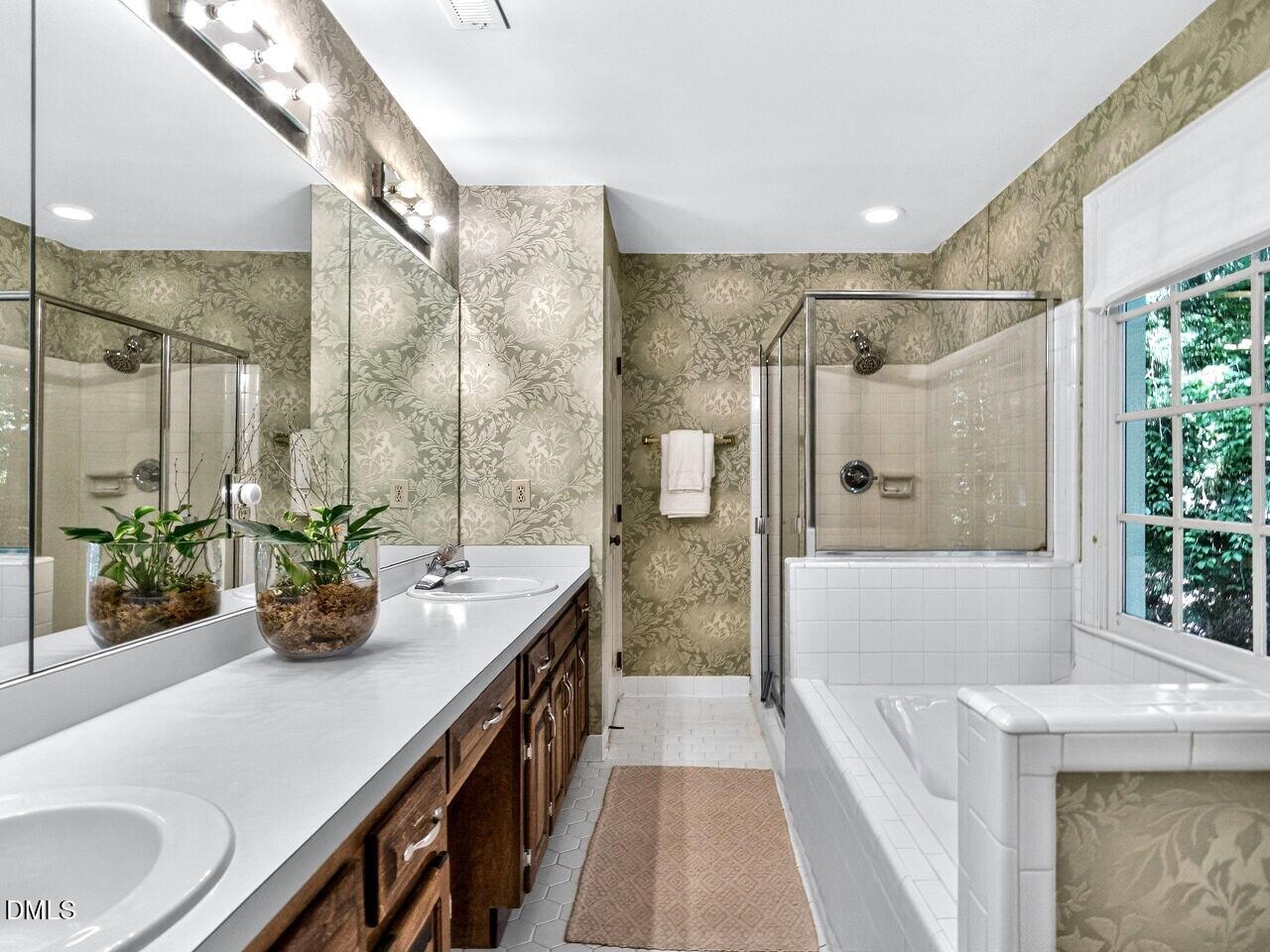 8308 Seagate Drive Raleigh, NC 27615 - Photo 15 of 24 022-1280x960-primary-bath