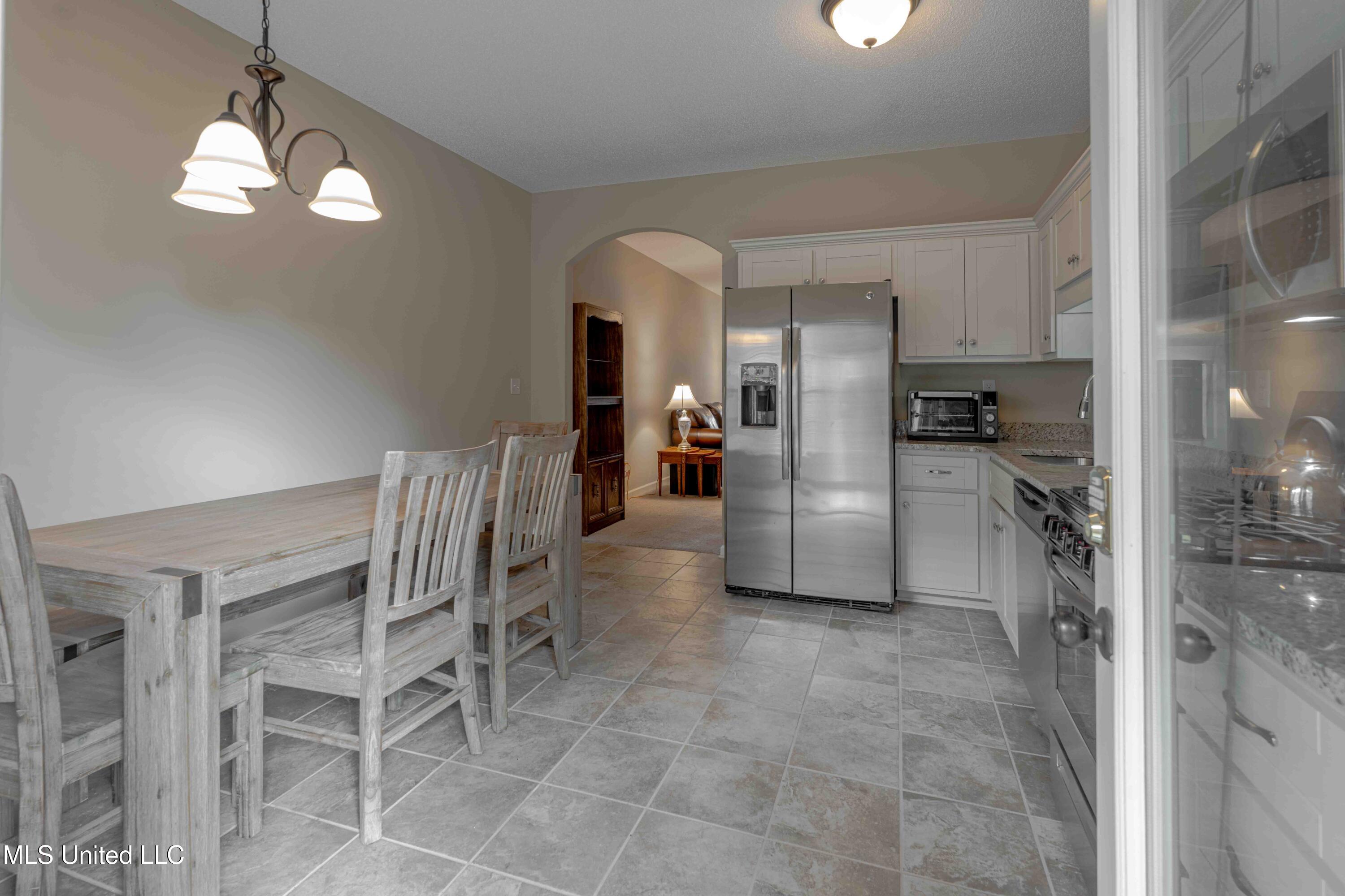 3318 Jade Lane Southaven, MS 38672 - Photo 15 of 30 Kitchen - Dining area-4