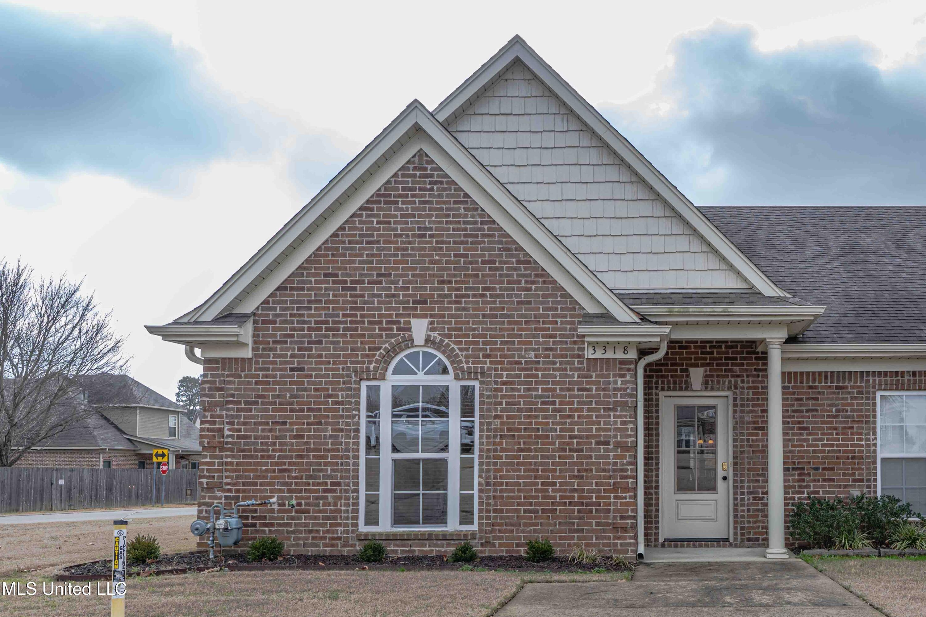 3318 Jade Lane Southaven, MS 38672 - Photo 4 of 30 Front-4