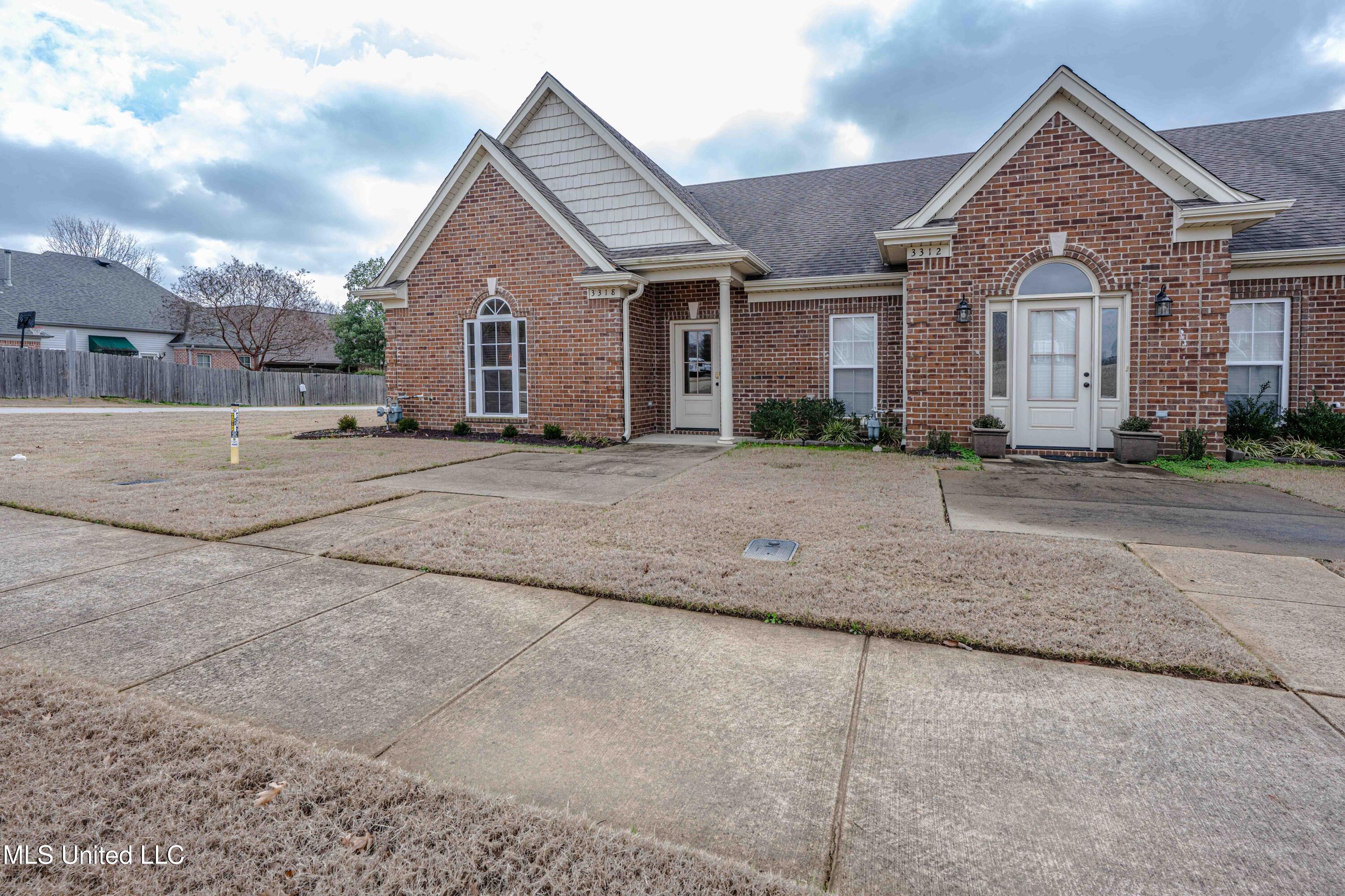 3318 Jade Lane Southaven, MS 38672 - Photo 5 of 30 Front-5