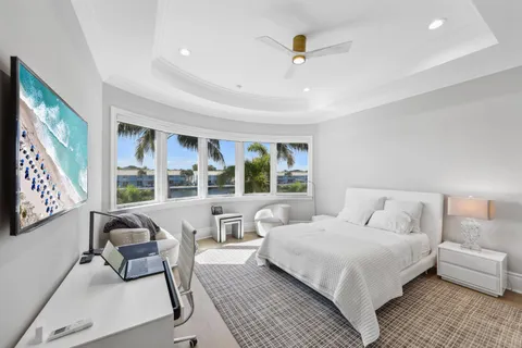 $9,750,000 | 4216 Intracoastal Drive, Highland Beach, FL 33487