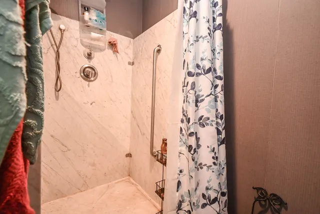 $399,900 | 2350 North Lewis Avenue, Waukegan, IL 60087