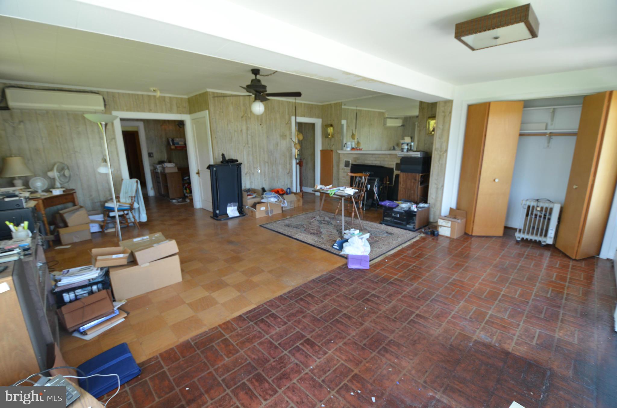 505 Deale Road Deale, MD 20751 - Photo 18 of 30 Living Room