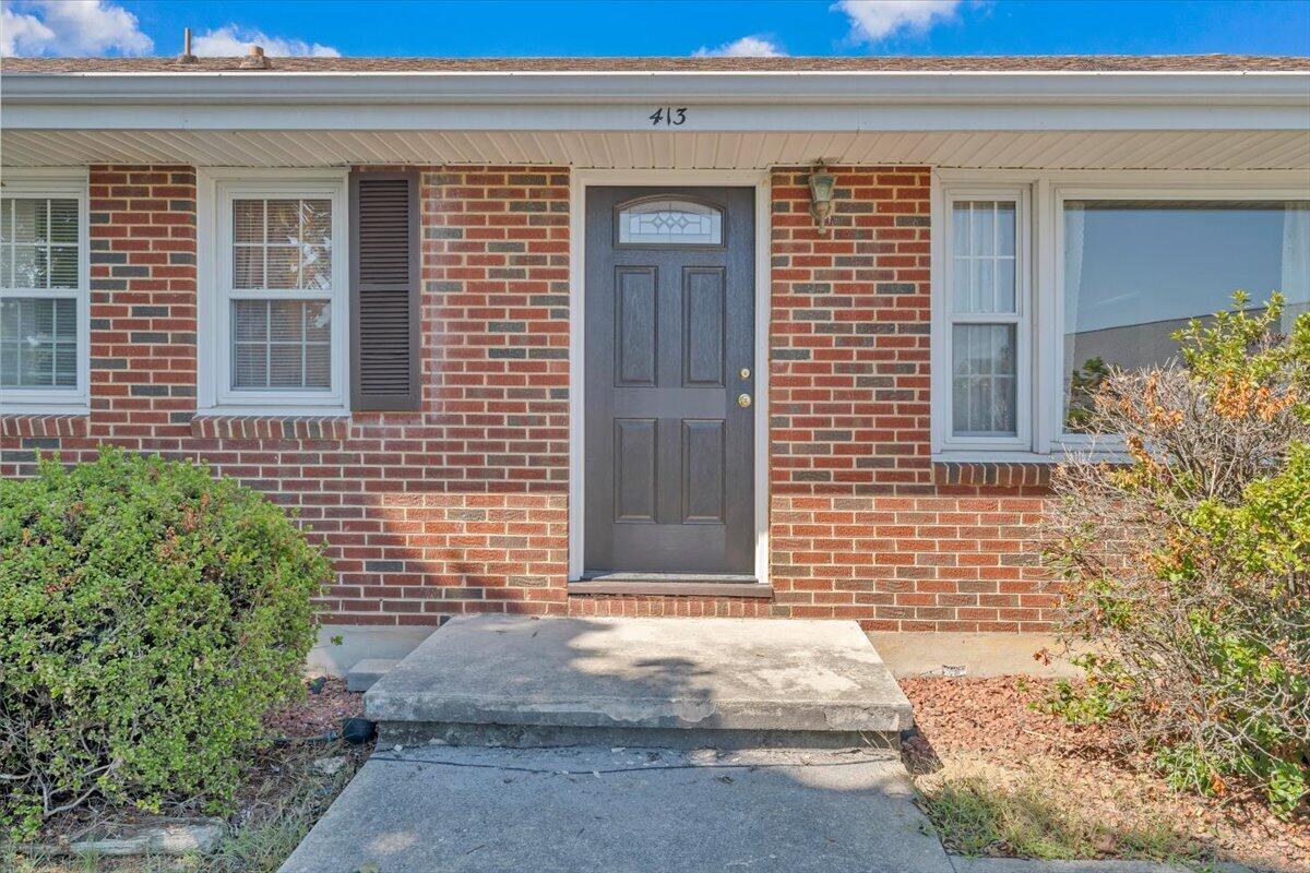 413 Decatur Circle Salem, VA 24153 - Photo 3 of 37 03-MIB05916