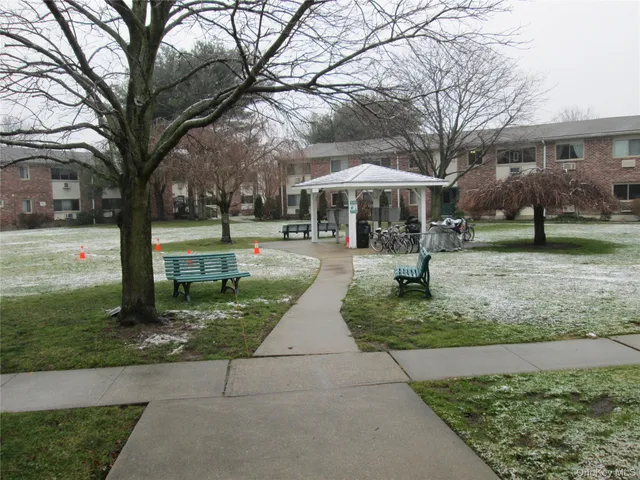 $239,999 | 2435 Union Boulevard, Unit 7B, Islip, NY 11751