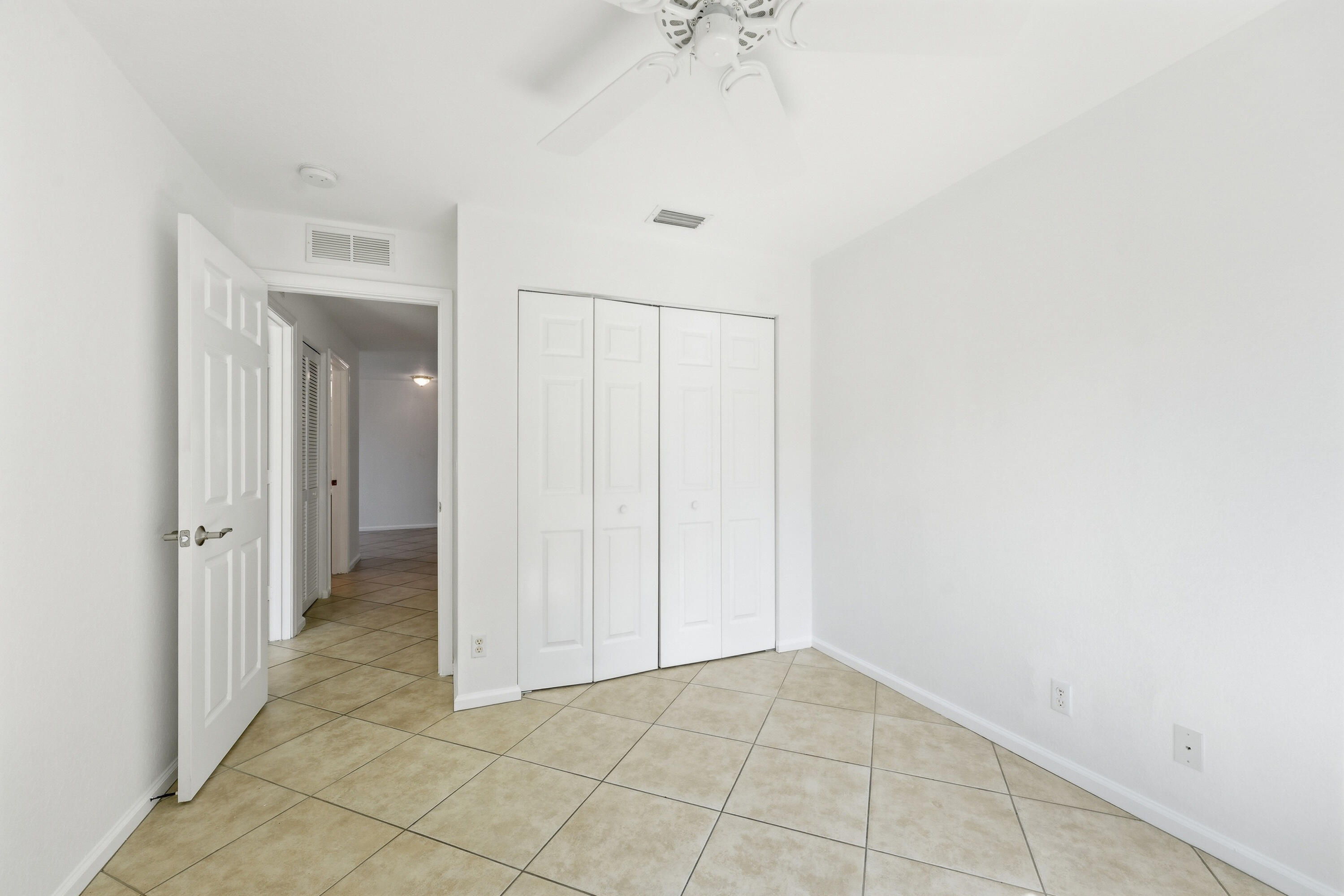 1275 Rose Gate Boulevard Riviera Beach, FL 33404 - Photo 27 of 45 27_dsc03449