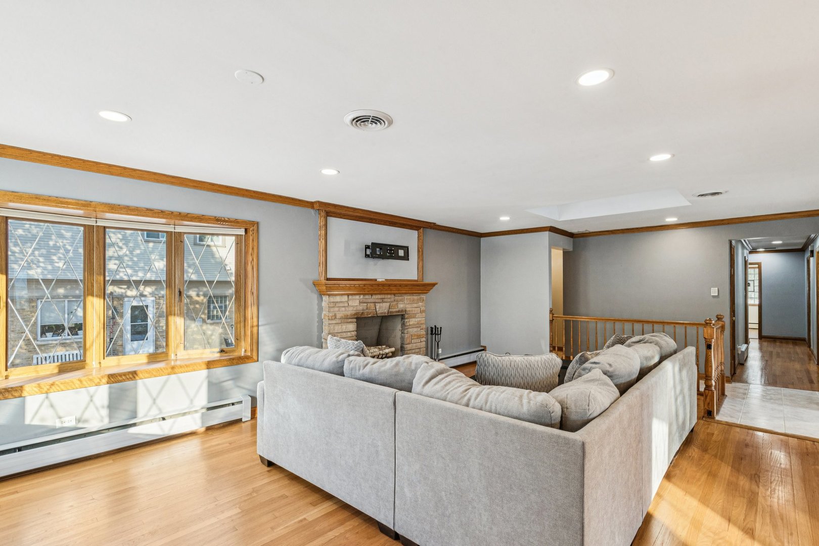 2945 South Scott Street Des Plaines, IL 60018 - Photo 8 of 61