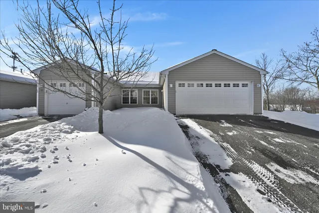 a view of a backyard of the house