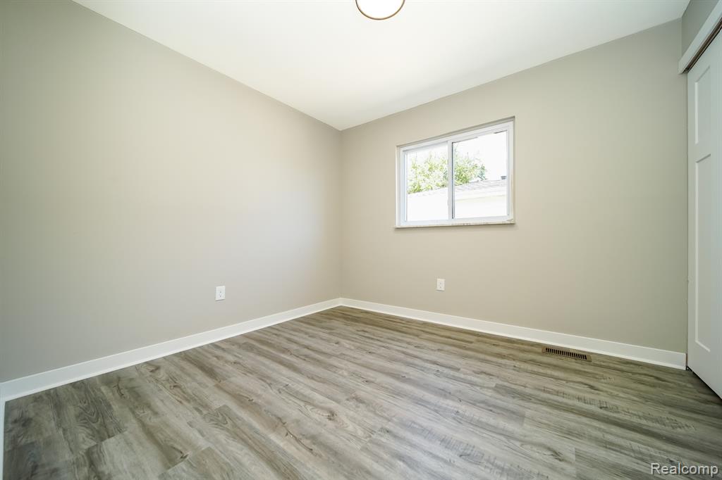 32100 Ruehle Avenue Warren, MI 48093 - Photo 24 of 54