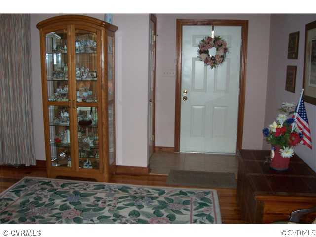 1830 Farringdon Road Midlothian, VA 23113 - Photo 3 of 17 Foyer