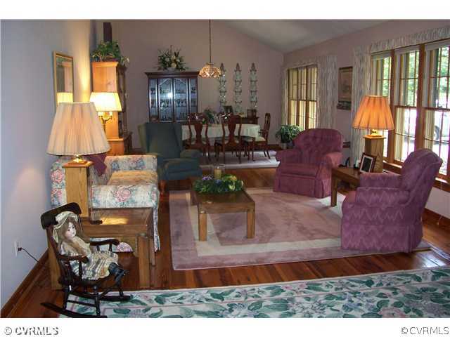 1830 Farringdon Road Midlothian, VA 23113 - Photo 4 of 17 Living Room