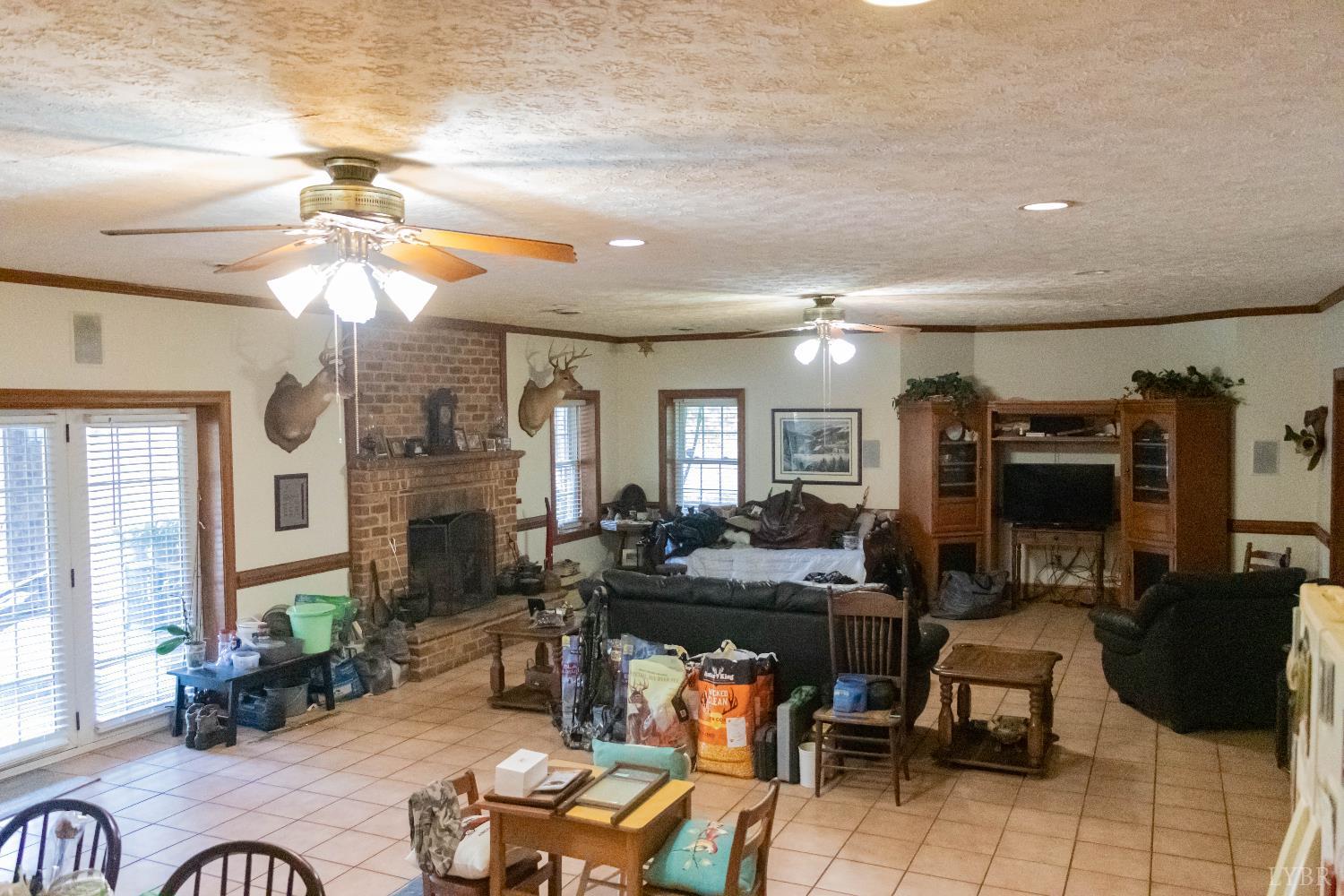 224 Walnut Road Danville, VA 24541 - Photo 36 of 54 a room with furniture