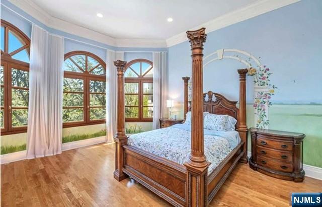 35 Timberline Drive Alpine, NJ 07620 - Photo 28 of 37 a living room with furniture