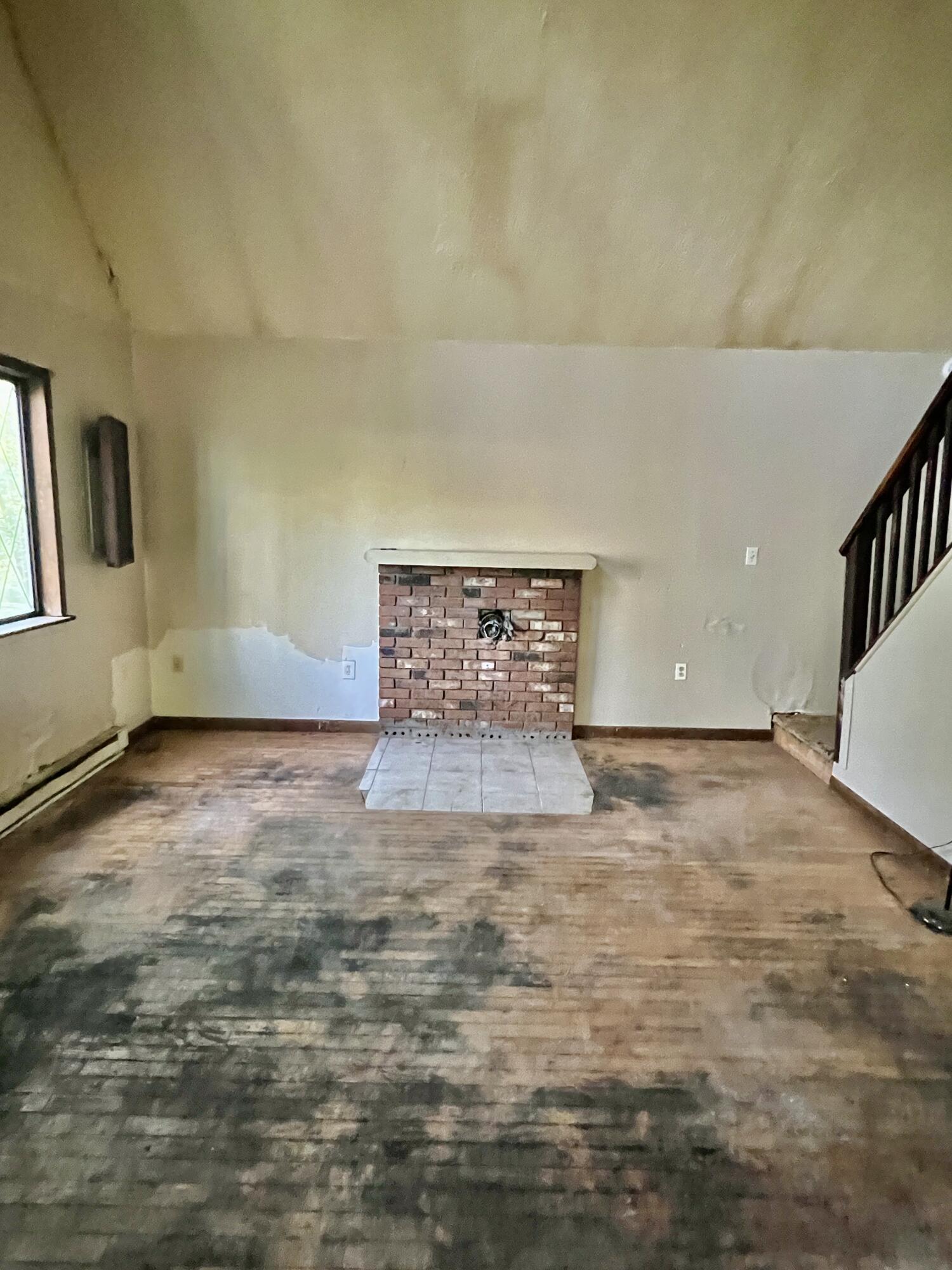 2111 Spring Drive Bushkill, PA 18324 - Photo 8 of 14 IMG_7905