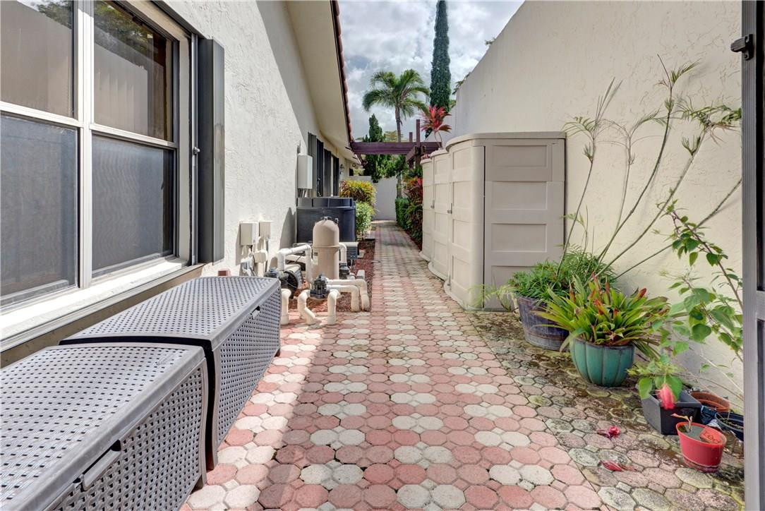 21308 Placida Terrace Boca Raton, FL 33433 - Photo 9 of 33 Photo 9