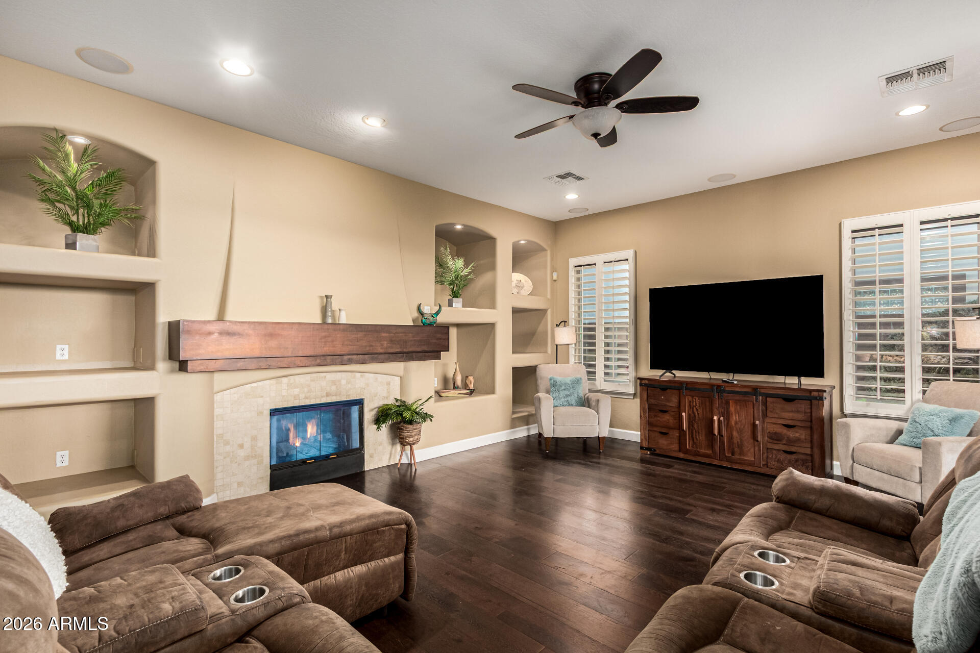 18186 West Narramore Road Goodyear, AZ 85338 - Photo 7 of 38