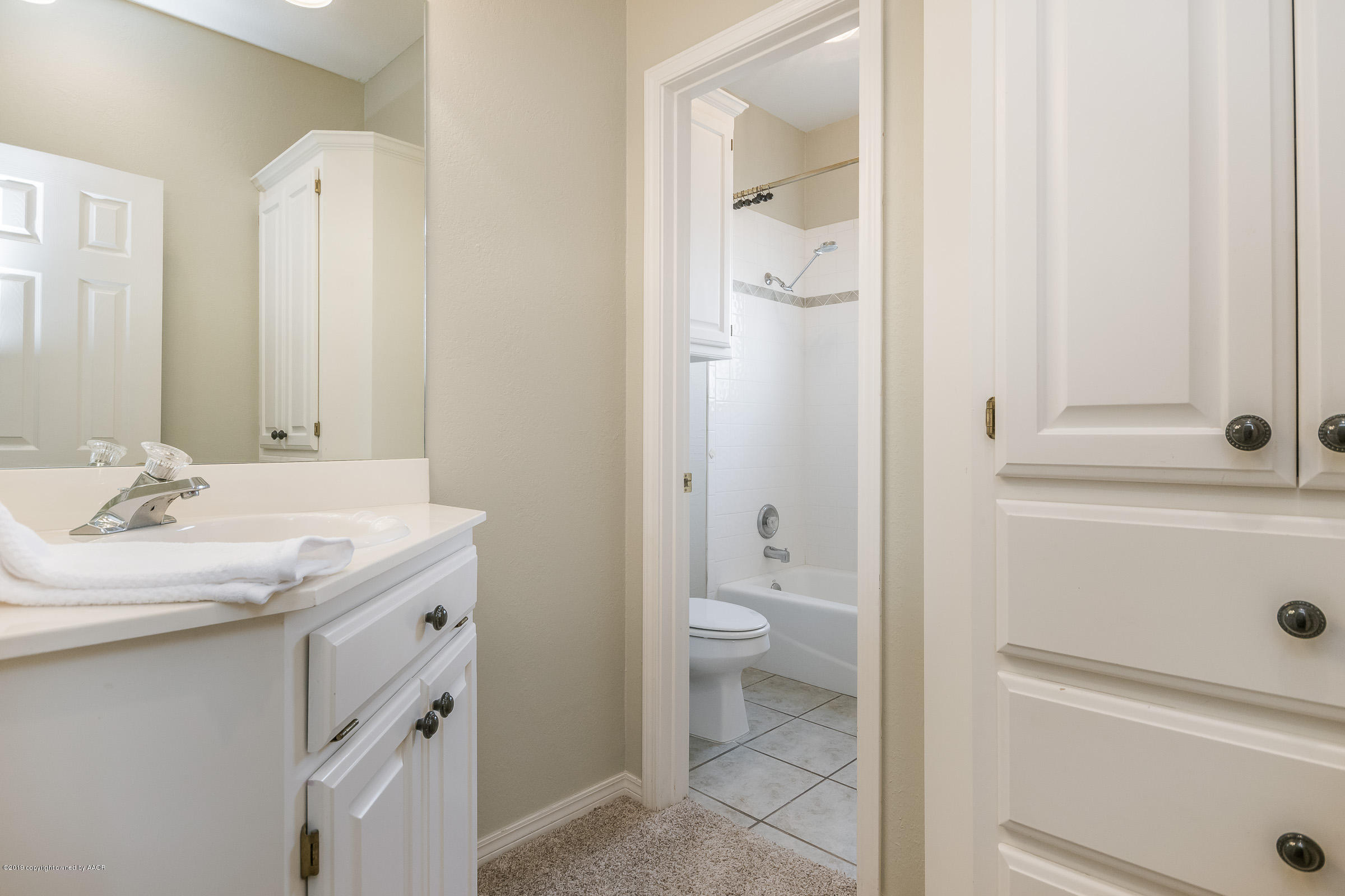 7415 Bayswater Road Amarillo, TX 79119 - Photo 25 of 31 Hall Bathroom
