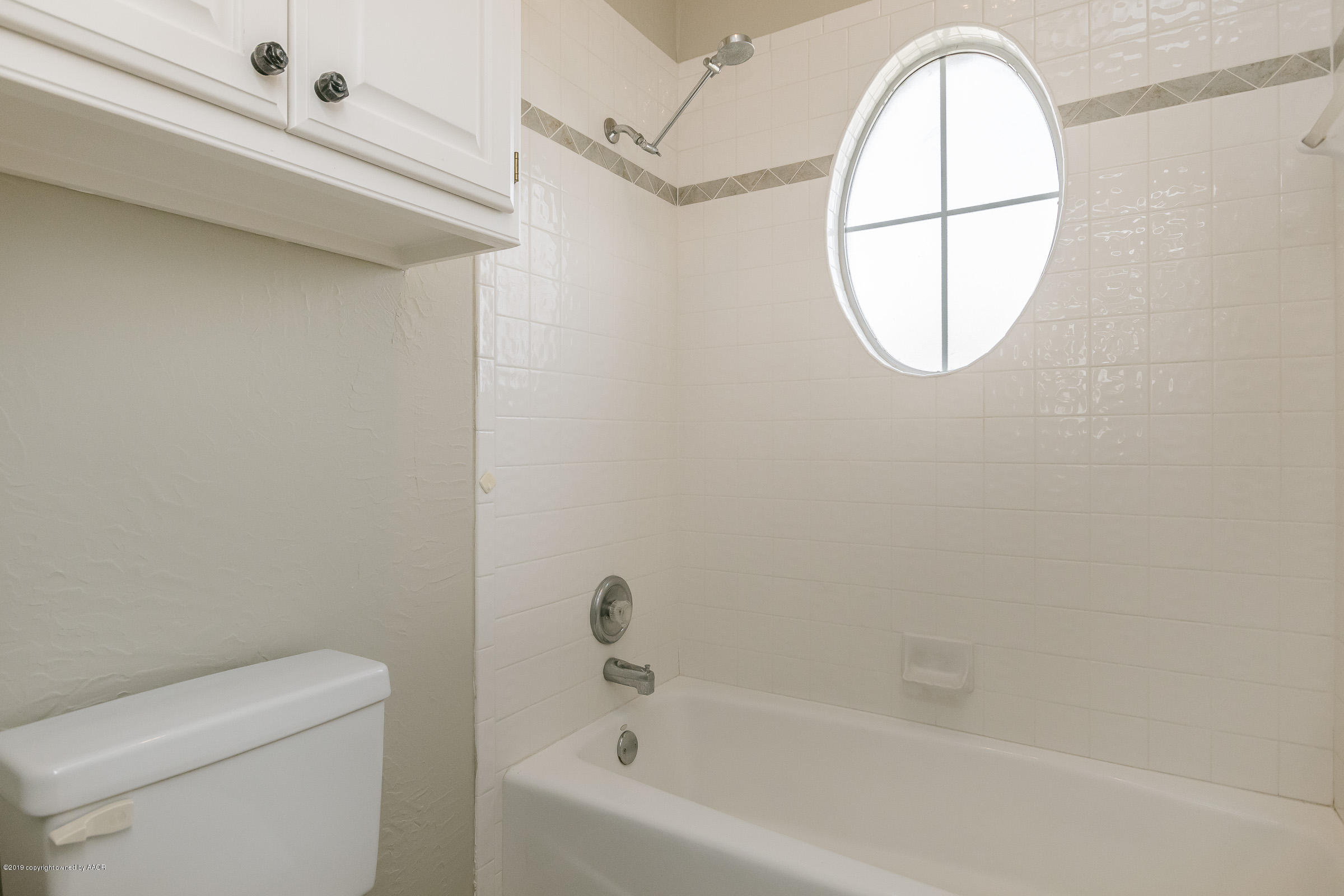 7415 Bayswater Road Amarillo, TX 79119 - Photo 26 of 31 Hall Bathroom-2