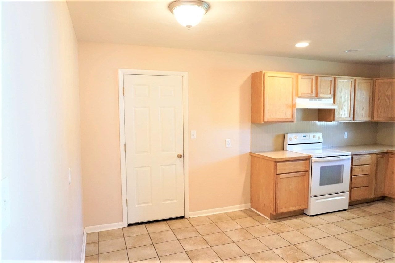 514 Ivanhoe Street Perry, OK 73077 - Photo 5 of 19 Gallery Image 5