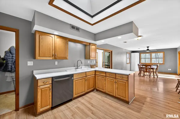 $275,000 | 568 Knox Highway 26, Galesburg, IL 61401