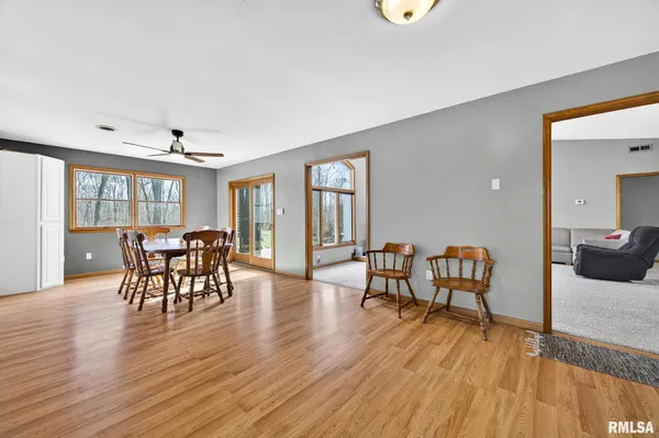 $275,000 | 568 Knox Highway 26, Galesburg, IL 61401