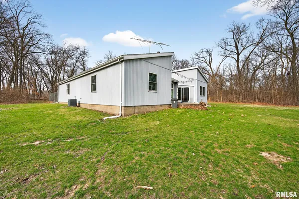 $275,000 | 568 Knox Highway 26, Galesburg, IL 61401