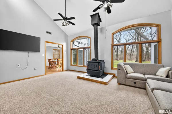 $275,000 | 568 Knox Highway 26, Galesburg, IL 61401