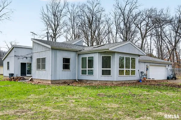 $275,000 | 568 Knox Highway 26, Galesburg, IL 61401