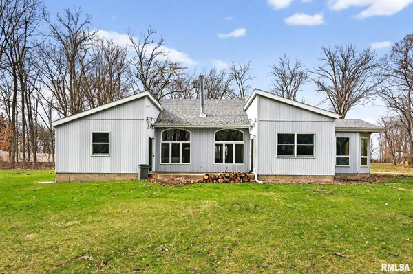 $275,000 | 568 Knox Highway 26, Galesburg, IL 61401