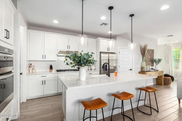 $2,700 | 2029 West Kinfield Trail, Phoenix, AZ 85085