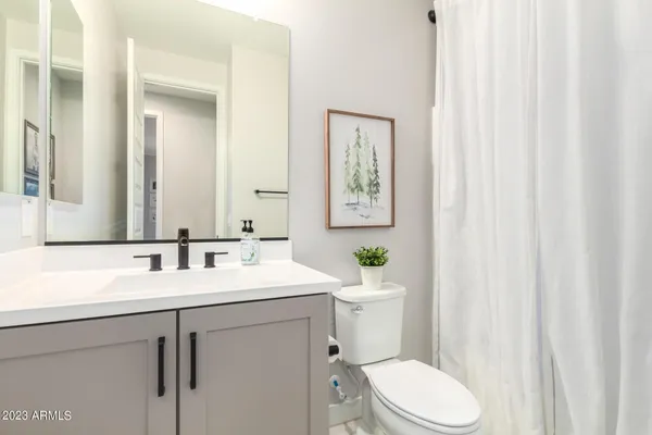 $2,700 | 2029 West Kinfield Trail, Phoenix, AZ 85085