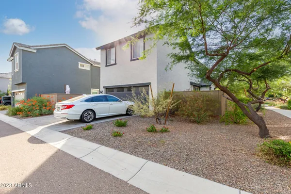 $2,700 | 2029 West Kinfield Trail, Phoenix, AZ 85085
