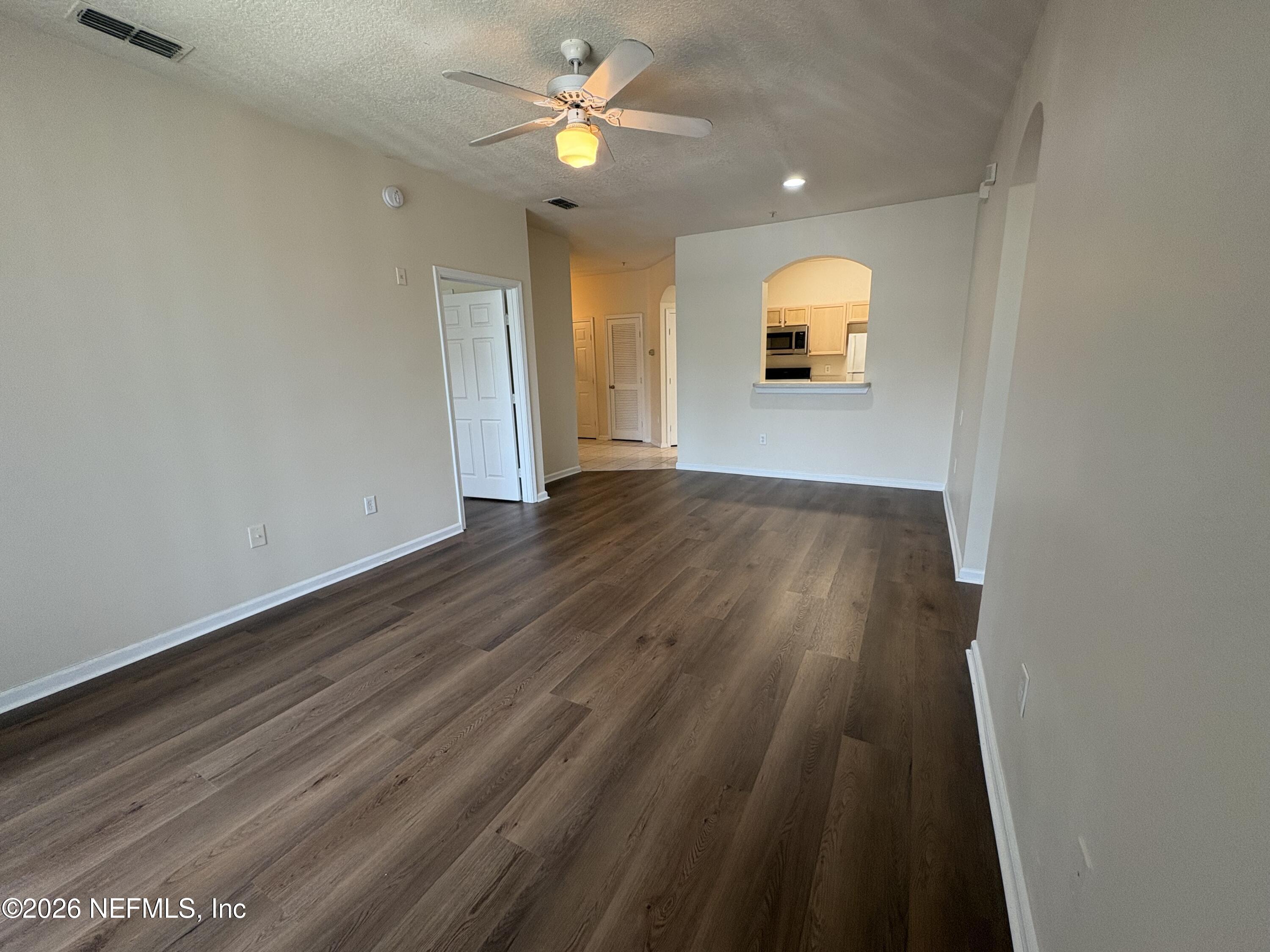 10550 Baymeadows Road, Unit 806 Jacksonville, FL 32256 - Photo 12 of 34 Living Room
