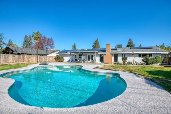 $555,000 | 2511 18th Avenue, Kingsburg, CA 93631