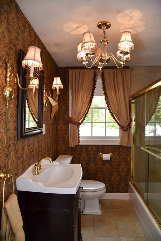 18 Saunders Road Lynnfield, MA 01940 - Photo 15 of 30 Gallery Image 15