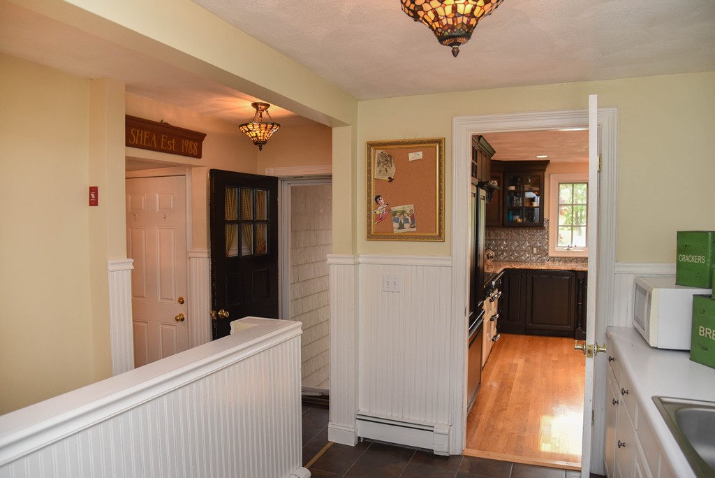 18 Saunders Road Lynnfield, MA 01940 - Photo 16 of 30 Gallery Image 16