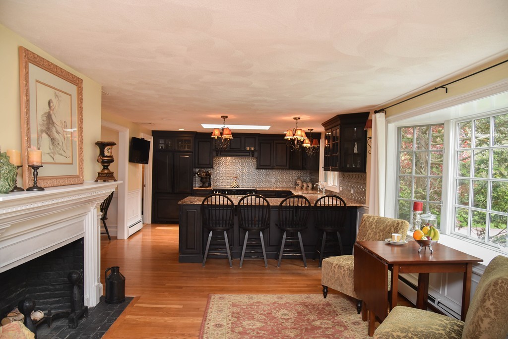 18 Saunders Road Lynnfield, MA 01940 - Photo 8 of 30 Gallery Image 8