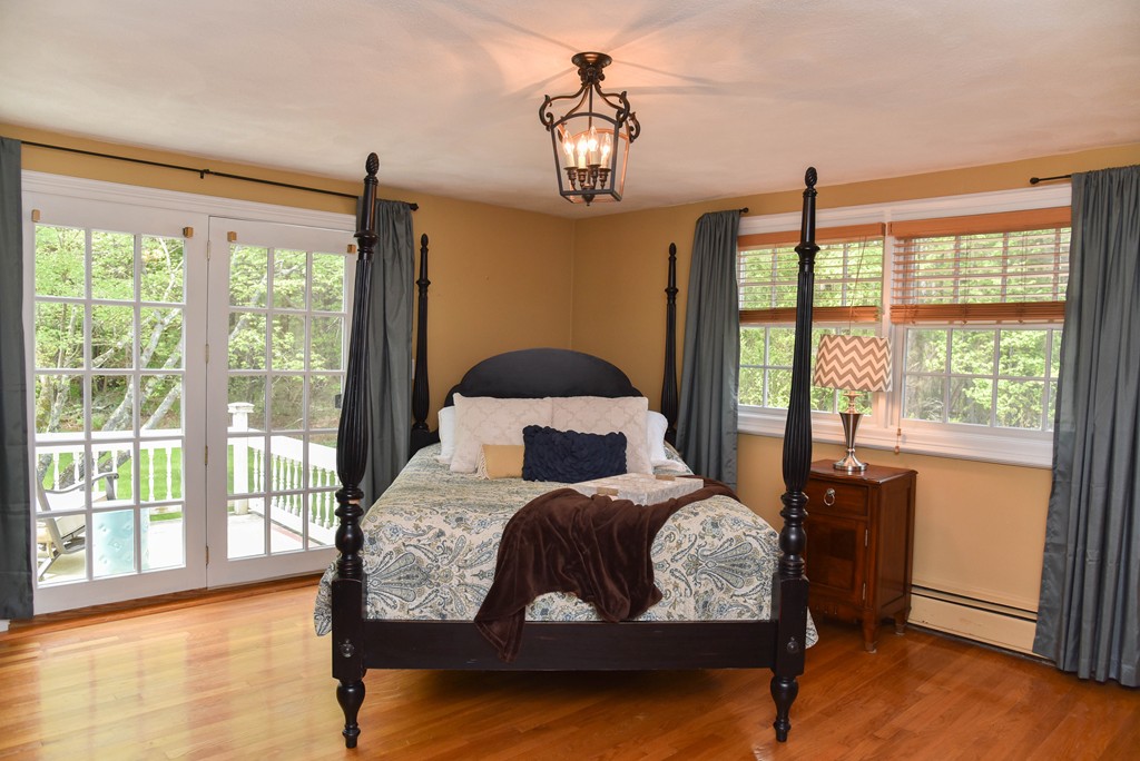 18 Saunders Road Lynnfield, MA 01940 - Photo 9 of 30 Gallery Image 9