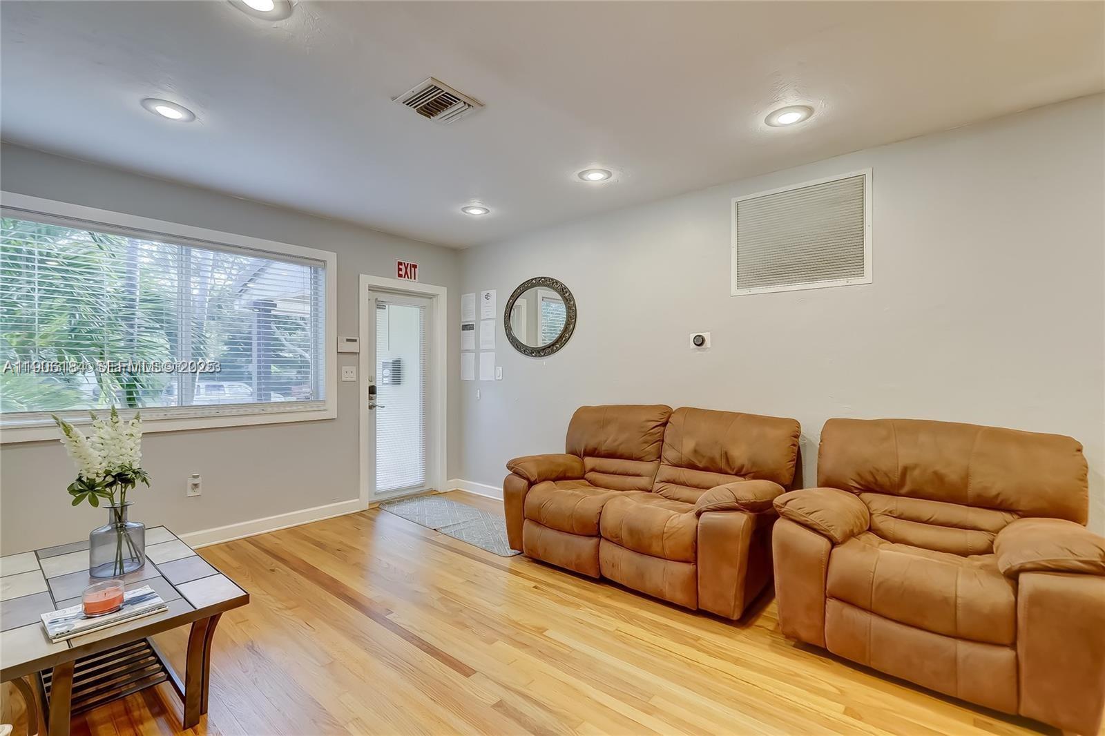 1637 Cleveland Street, Unit 1637 Hollywood, FL 33020 - Photo 14 of 52