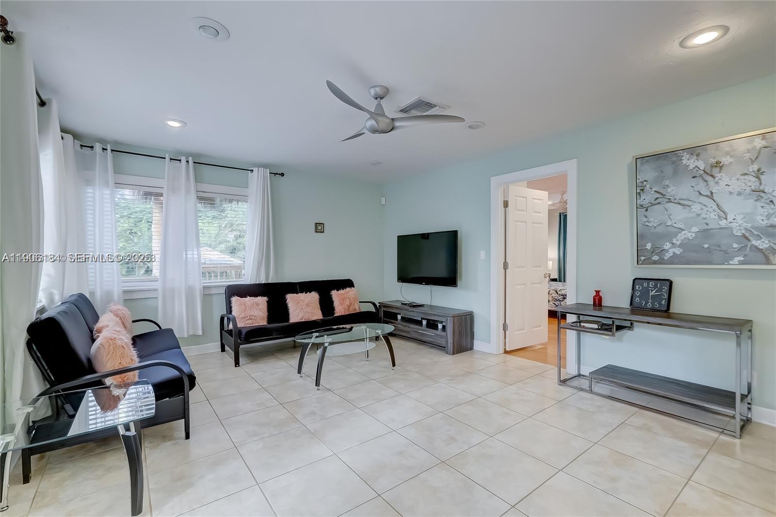 1637 Cleveland Street, Unit 1637 Hollywood, FL 33020 - Photo 25 of 52