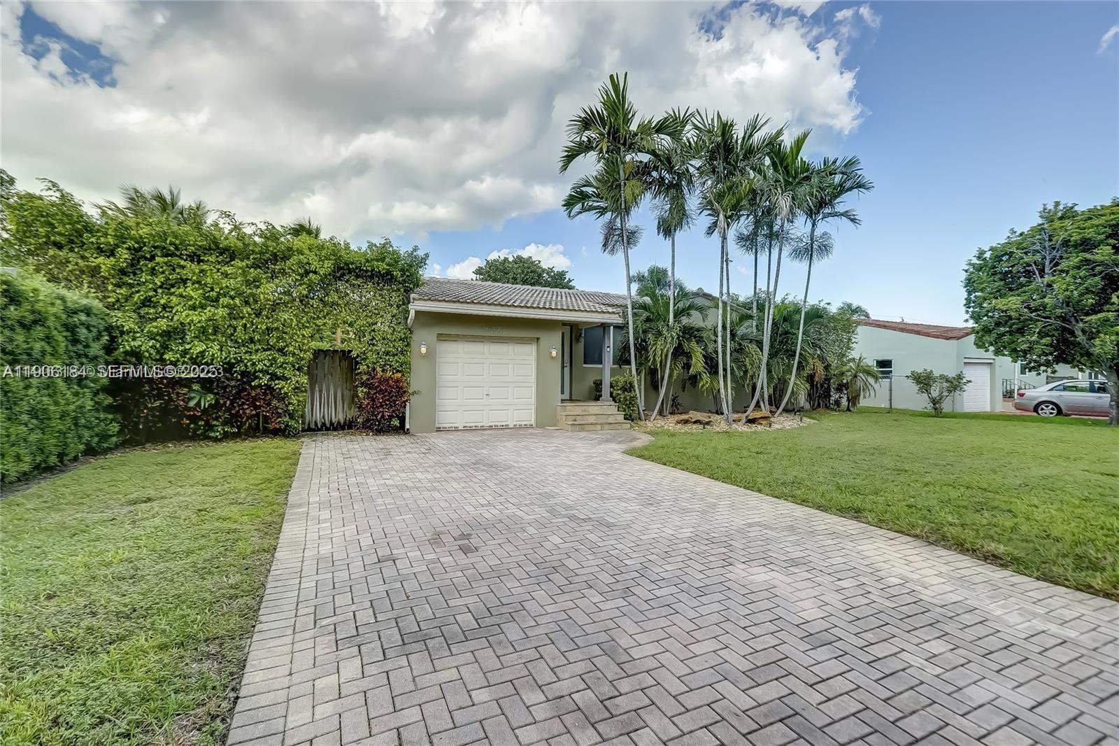 1637 Cleveland Street, Unit 1637 Hollywood, FL 33020 - Photo 4 of 52