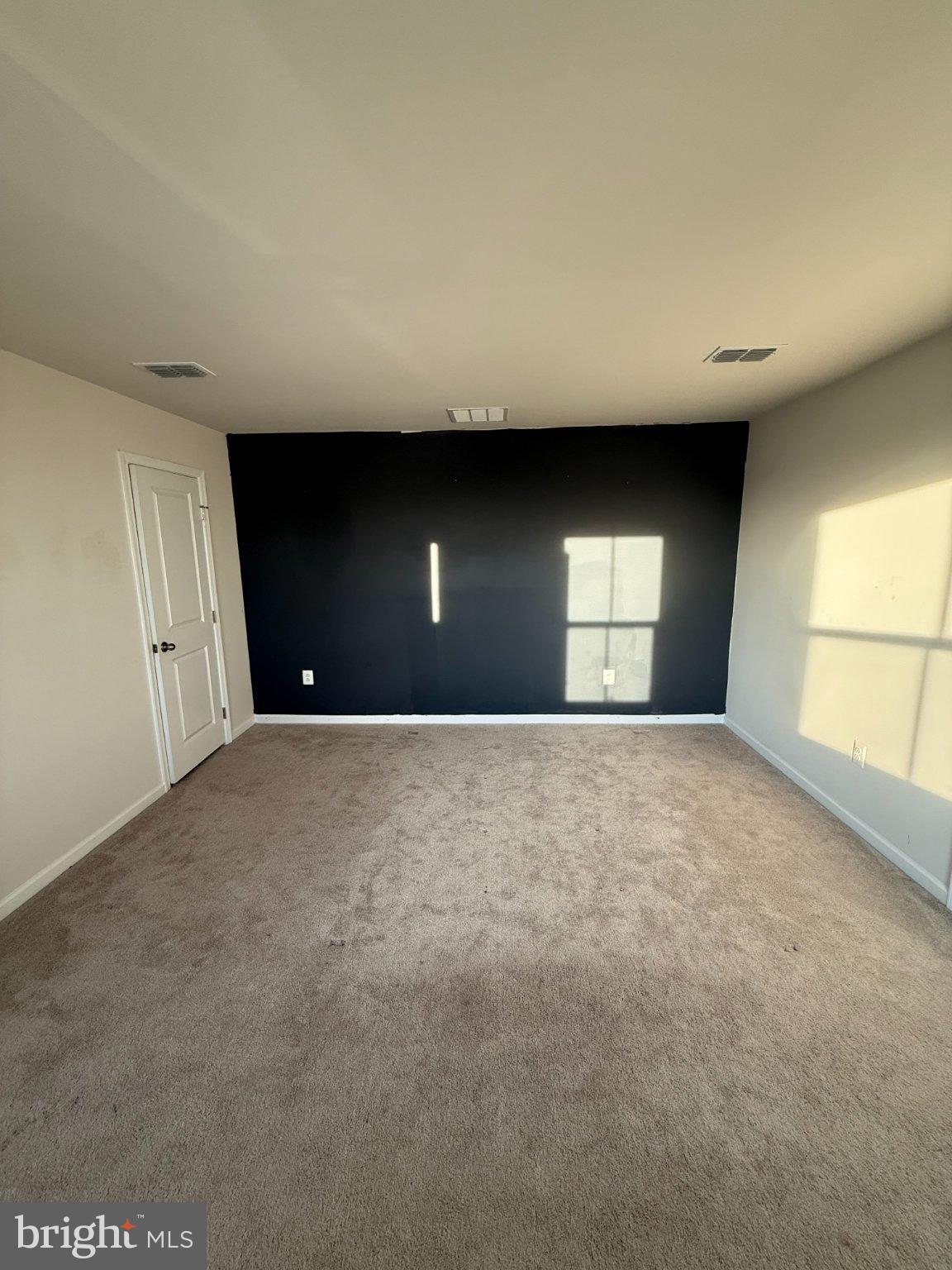 110 Mariners Way Cambridge, MD 21613 - Photo 10 of 22 Spacious room with striking contrast.