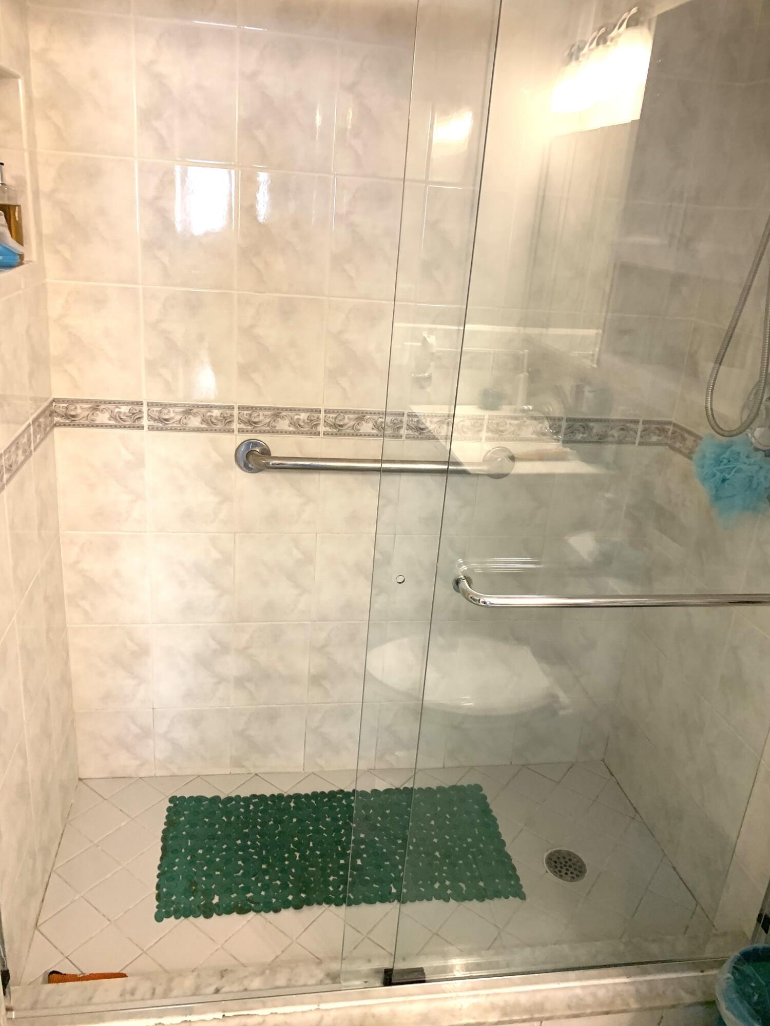 8438 Dynasty Drive Boca Raton, FL 33433 - Photo 25 of 34 Guest Bathroom